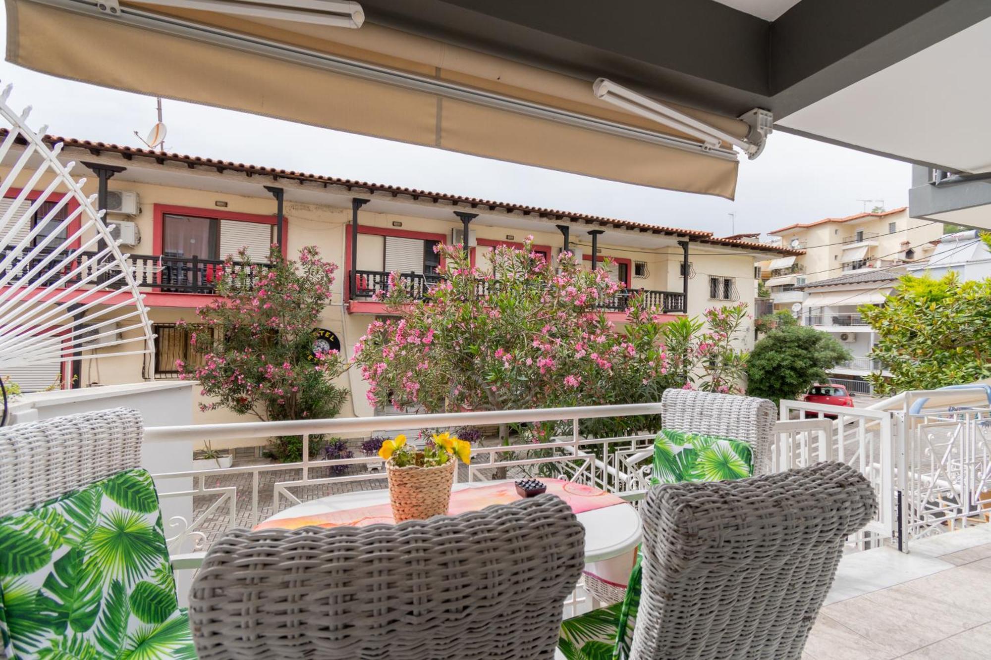 Family Inn Apartments&Suites Neos Marmaras Exterior photo